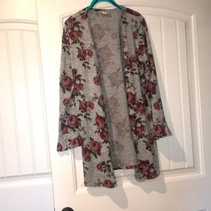Skönhet sweater-kimono, light grey with roses
